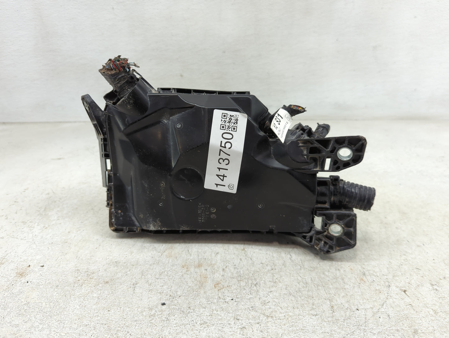 2020-2022 Toyota Corolla Fusebox Fuse Box Panel Relay Module P/N:82641-47050-A Fits Fits 2020 2021 2022 OEM Used Auto Parts 