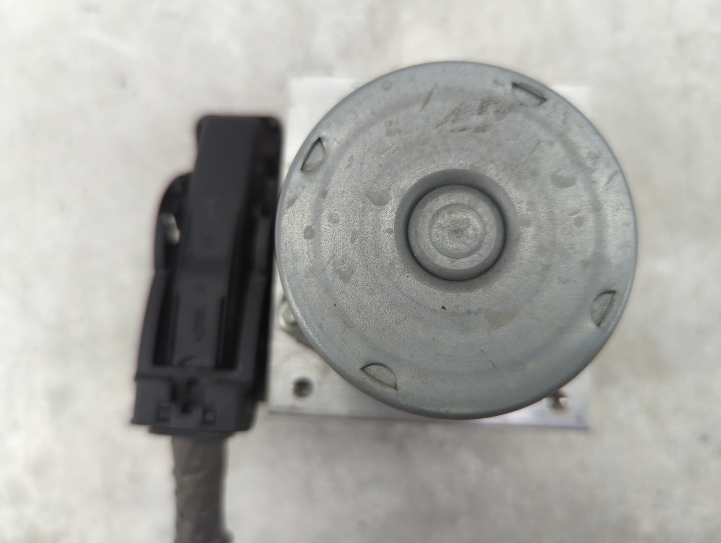 2020-2022 Toyota Corolla ABS Pump Control Module Replacement P/N:0265957015 3330A20065 Fits Fits 2020 2021 2022 OEM Used Aut