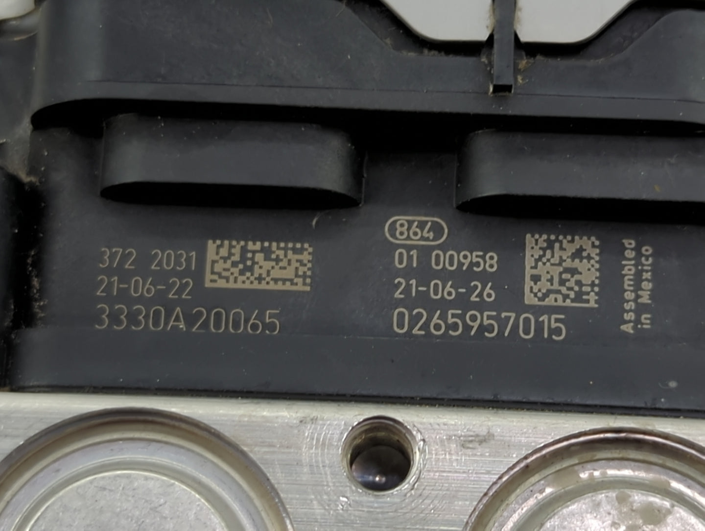 2020-2022 Toyota Corolla ABS Pump Control Module Replacement P/N:0265957015 3330A20065 Fits Fits 2020 2021 2022 OEM Used Aut