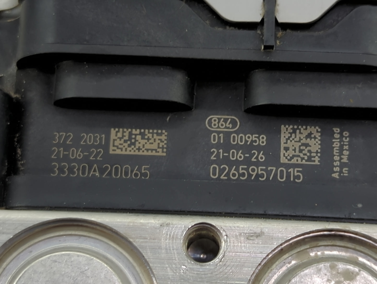2020-2022 Toyota Corolla ABS Pump Control Module Replacement P/N:0265957015 3330A20065 Fits Fits 2020 2021 2022 OEM Used Aut