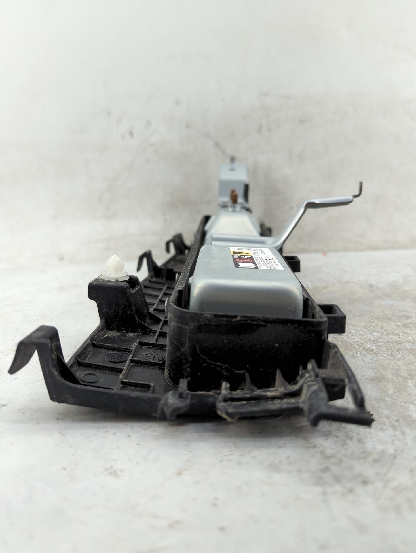 2019-2022 Toyota Corolla Air Bag Driver Left Knee Oem - Oemusedautoparts1.com