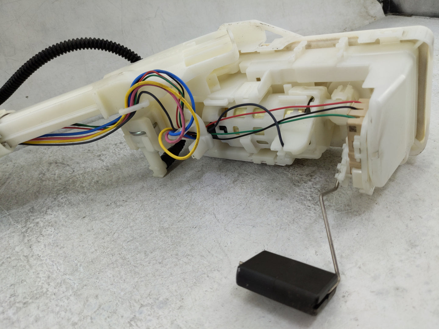 Toyota Corolla Electrical Gas Fuel Pump Assembly 1479845 - Oemusedautoparts1.com
