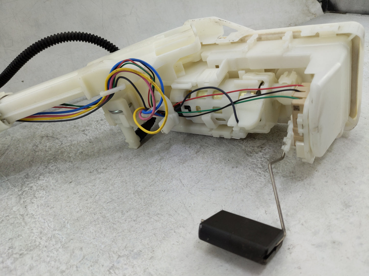 Toyota Corolla Electrical Gas Fuel Pump Assembly 1479845 - Oemusedautoparts1.com