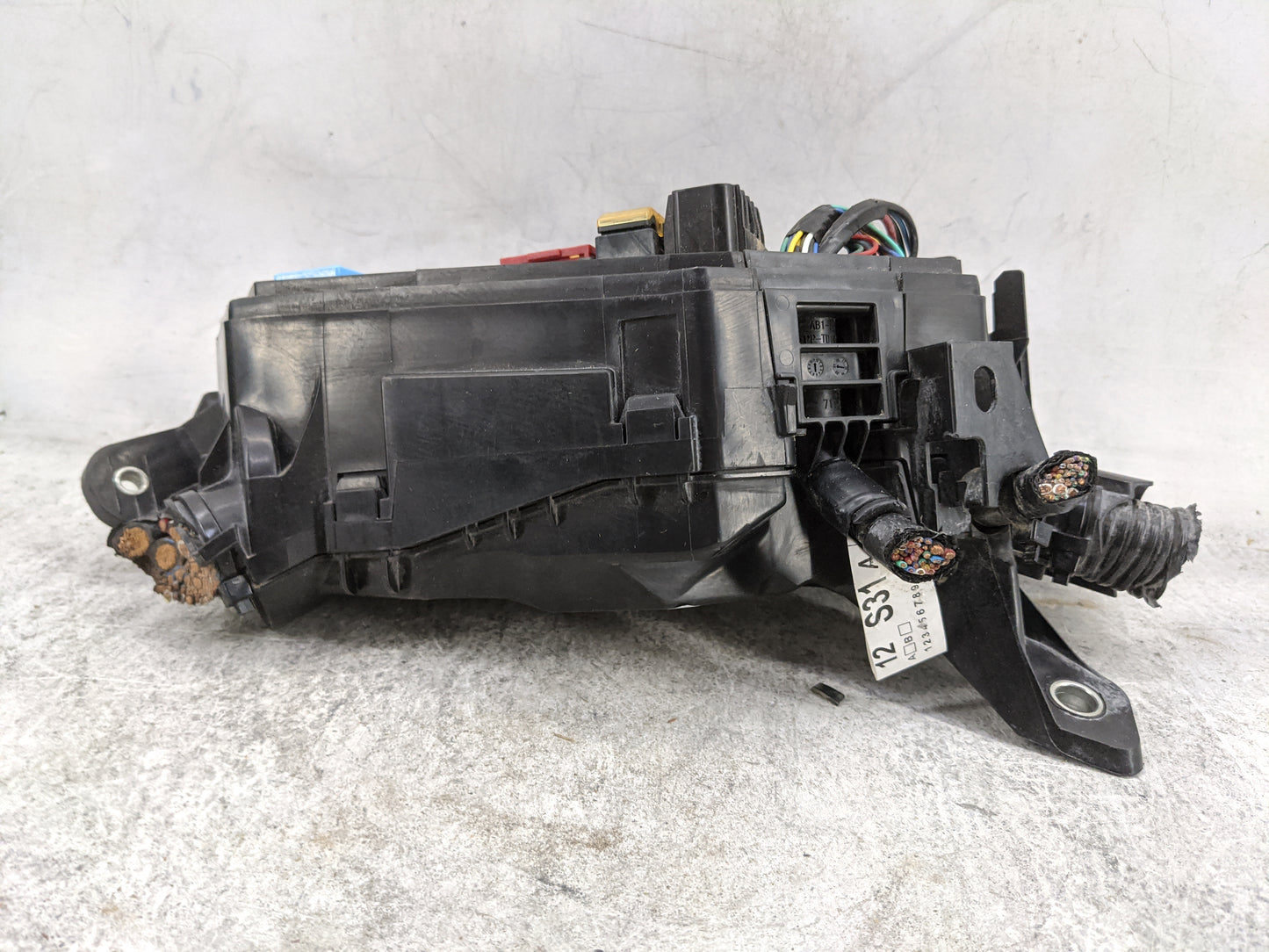 2020-2022 Toyota Corolla Fusebox Fuse Box Panel Relay Module P/N:1475-3W Fits Fits 2020 2021 2022 OEM Used Auto Parts - Oemu