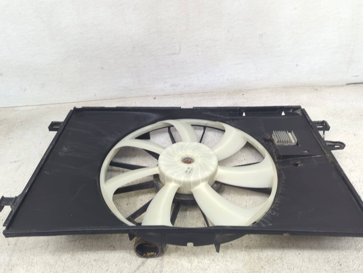 2020-2022 Toyota Corolla Electric Radiator Cooling Fan Motor Assembly P/N:16363-37130 168000-8180 Fits Fits 2020 2021 2022 O