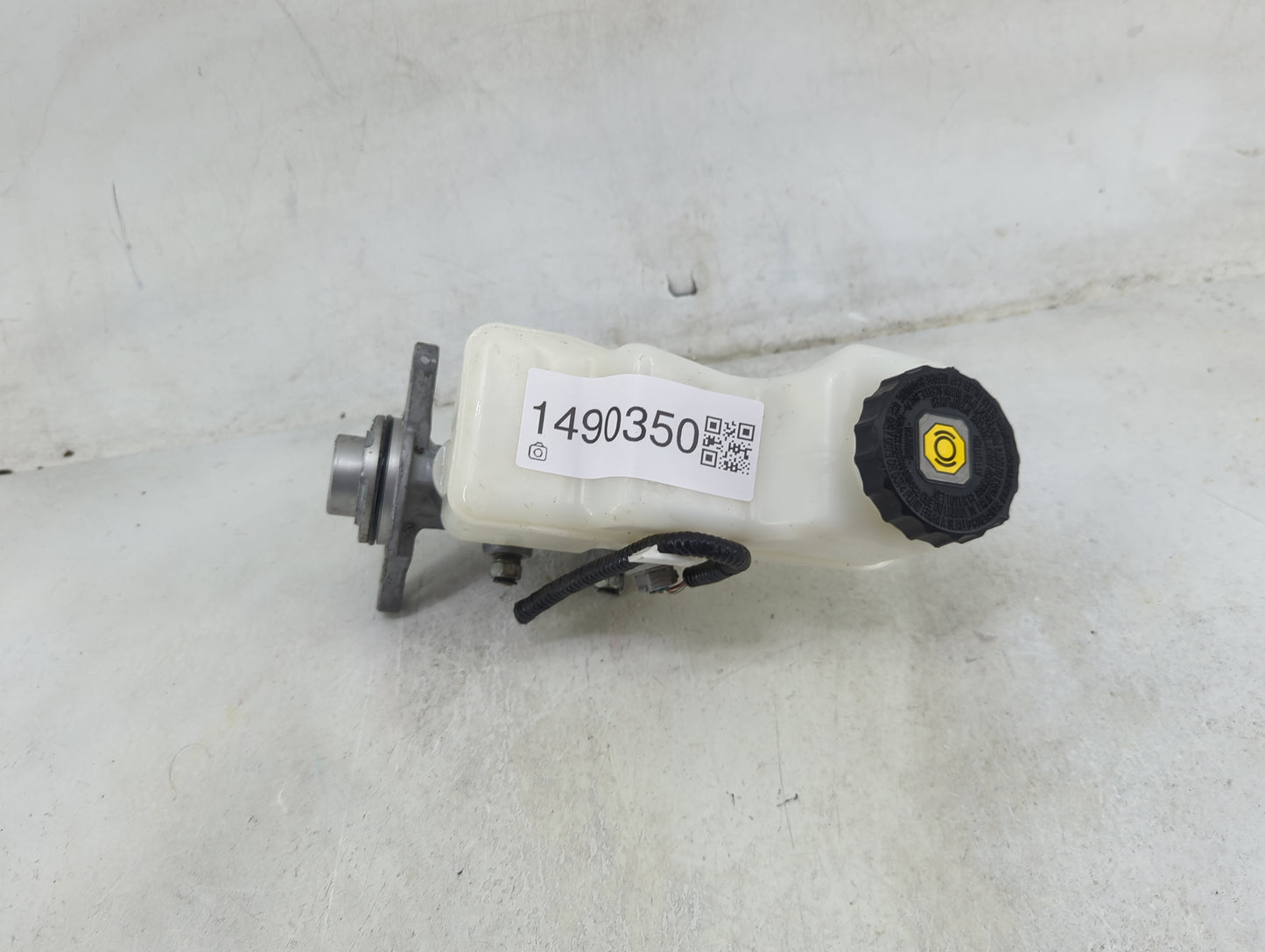 2019-2022 Toyota Corolla Brake Master Cylinder 1490350 - Oemusedautoparts1.com