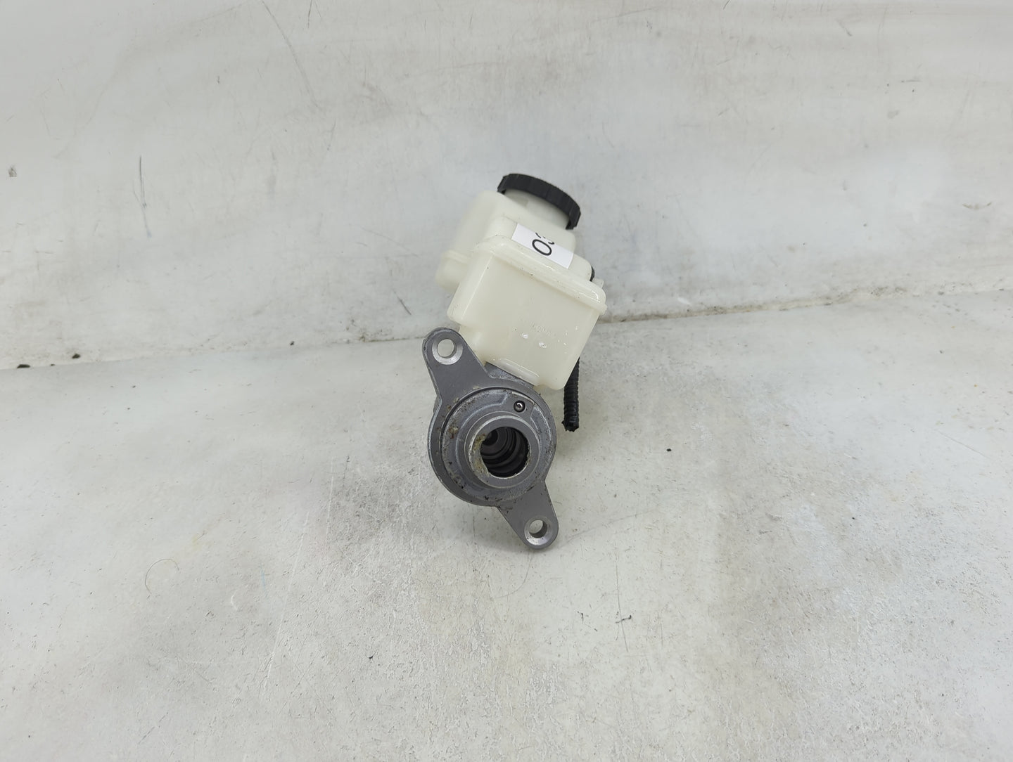 2019-2022 Toyota Corolla Brake Master Cylinder 1490350 - Oemusedautoparts1.com