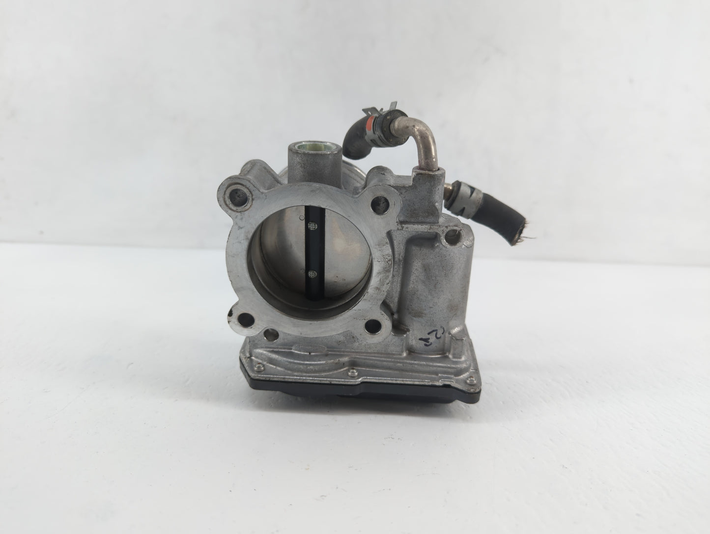 2022 Toyota Corolla Throttle Body P/N:22030-0T130 22030-37040 Fits Fits 2013 2014 OEM Used Auto Parts - Oemusedautoparts1.co