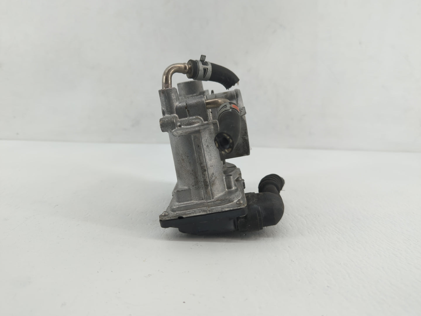 2022 Toyota Corolla Throttle Body P/N:22030-0T130 22030-37040 Fits Fits 2013 2014 OEM Used Auto Parts - Oemusedautoparts1.co