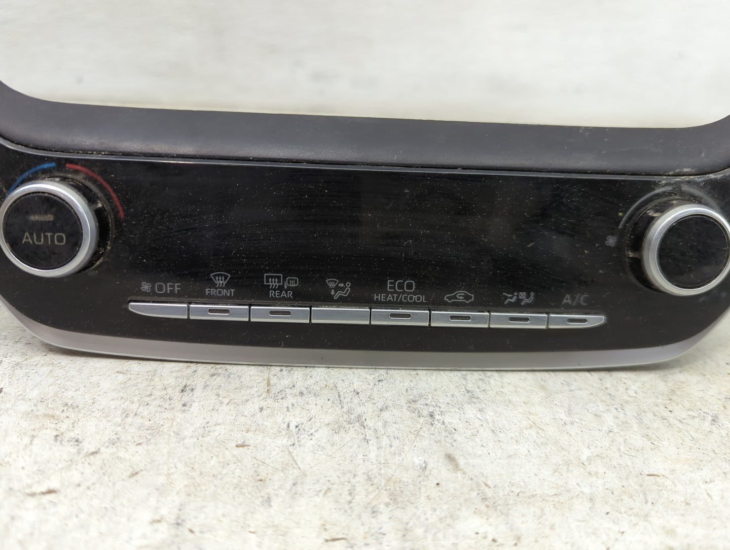 2022 Toyota Corolla Cross Climate Control Module Temperature AC/Heater Replacement P/N:55900-0A16Q Fits OEM Used Auto Parts 