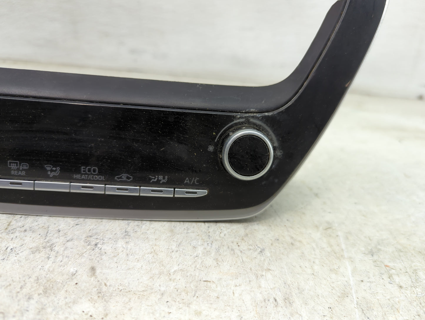2022 Toyota Corolla Cross Climate Control Module Temperature AC/Heater Replacement P/N:55900-0A16Q Fits OEM Used Auto Parts 
