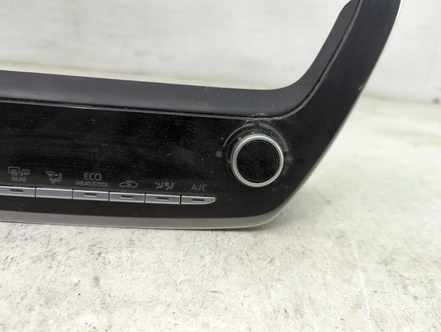 2022 Toyota Corolla Cross Climate Control Module Temperature AC/Heater Replacement P/N:55900-0A16Q Fits OEM Used Auto Parts 