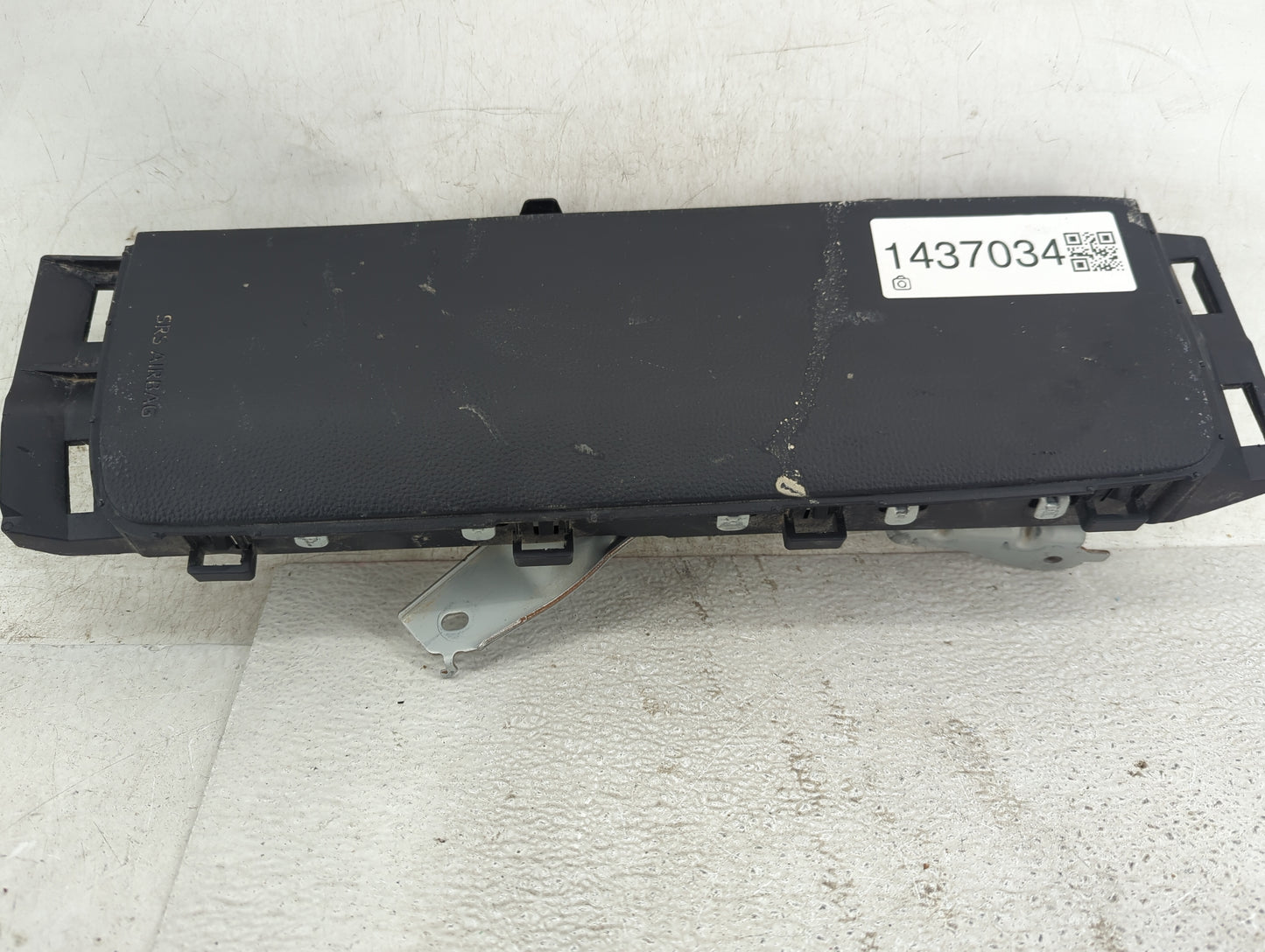 2022 Toyota Corolla Cross Air Bag Passenger Right Knee OEM P/N:SAB ASP-2 0080.P1.12.0003 Fits OEM Used Auto Parts - Oemuseda