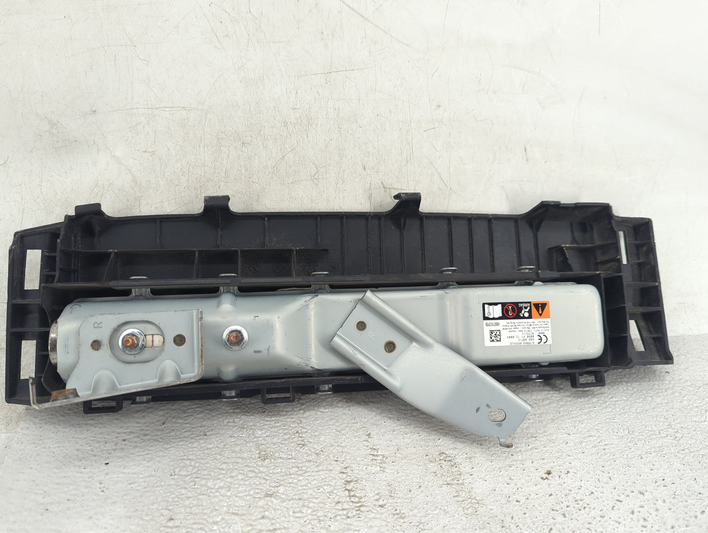 2022 Toyota Corolla Cross Air Bag Passenger Right Knee OEM P/N:SAB ASP-2 0080.P1.12.0003 Fits OEM Used Auto Parts - Oemuseda