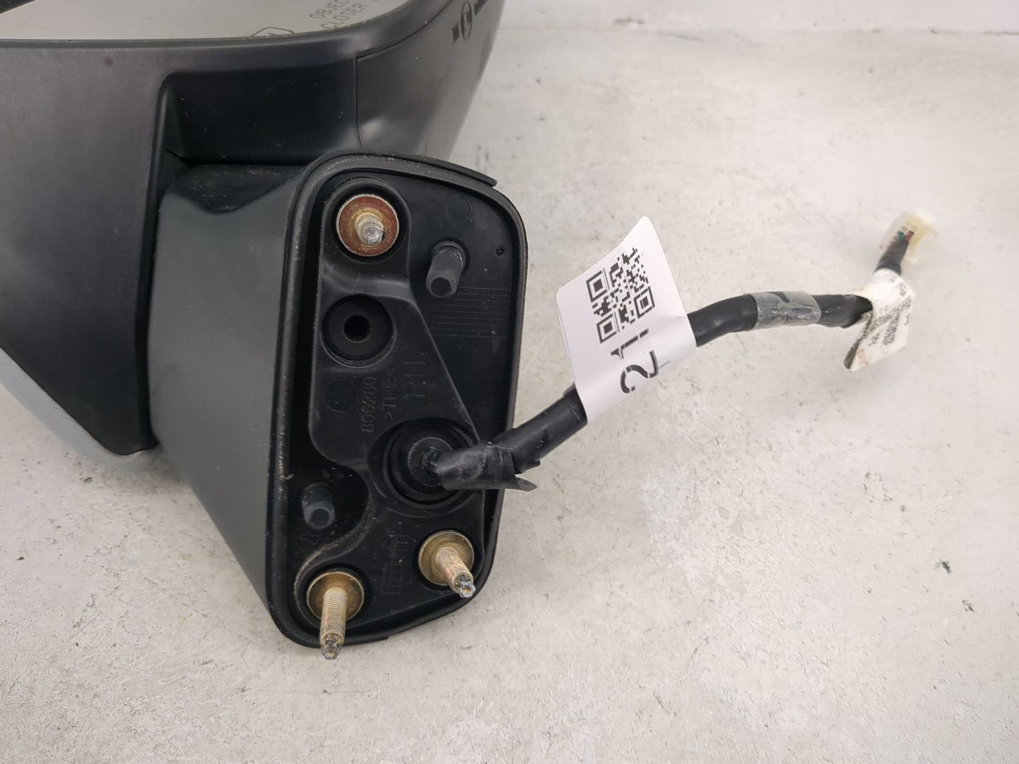 2022 Toyota Corolla Cross Passenger Side View Mirror - Right Door Mirror OEM Used - Oemusedautoparts1.com