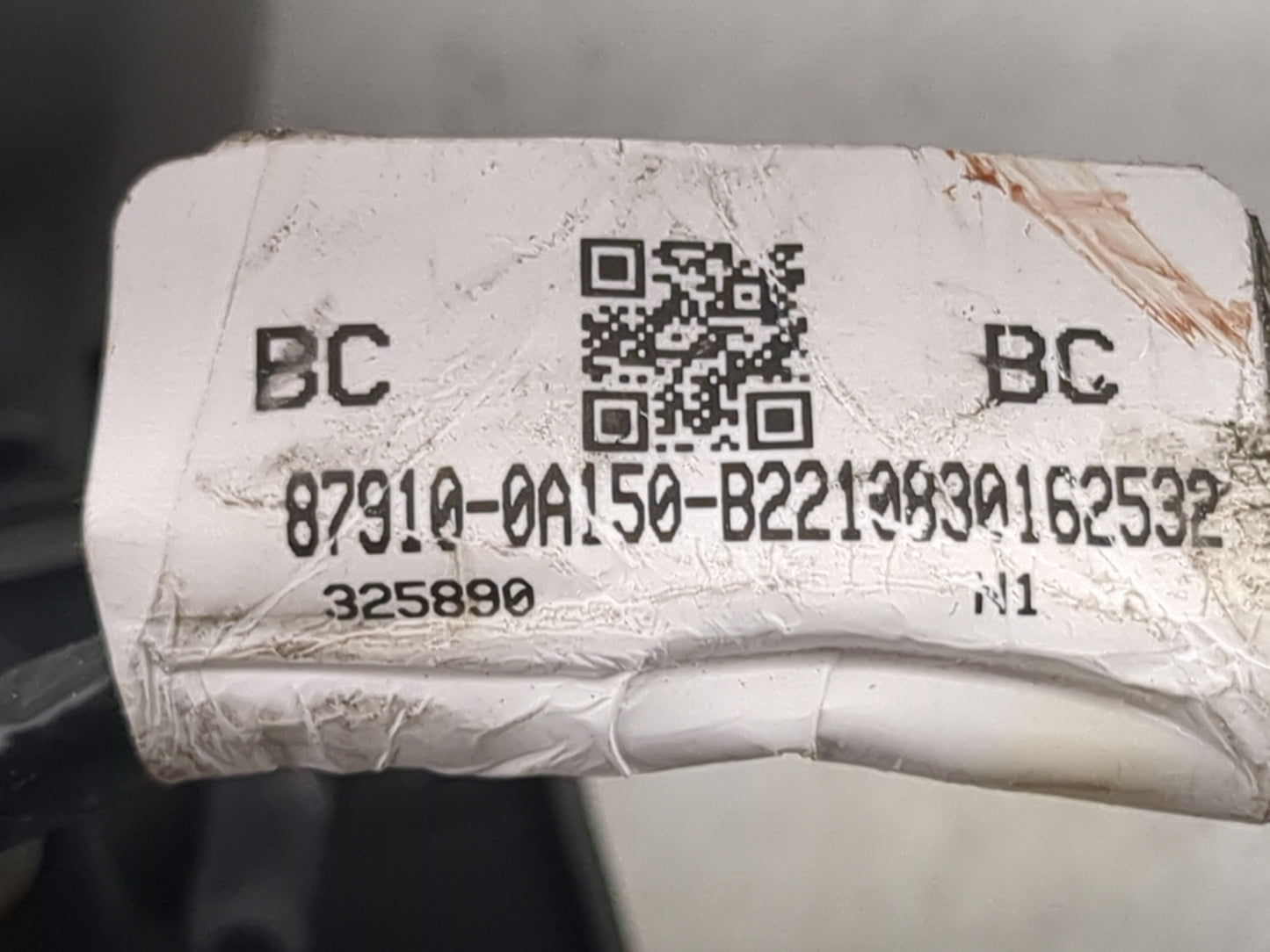 2022 Toyota Corolla Cross Passenger Side View Mirror - Right Door Mirror OEM Used - Oemusedautoparts1.com