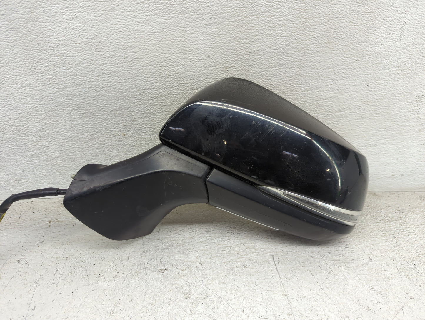 2020-2022 Toyota Highlander Driver Side View Mirror - Left Door Mirror OEM Used - Oemusedautoparts1.com