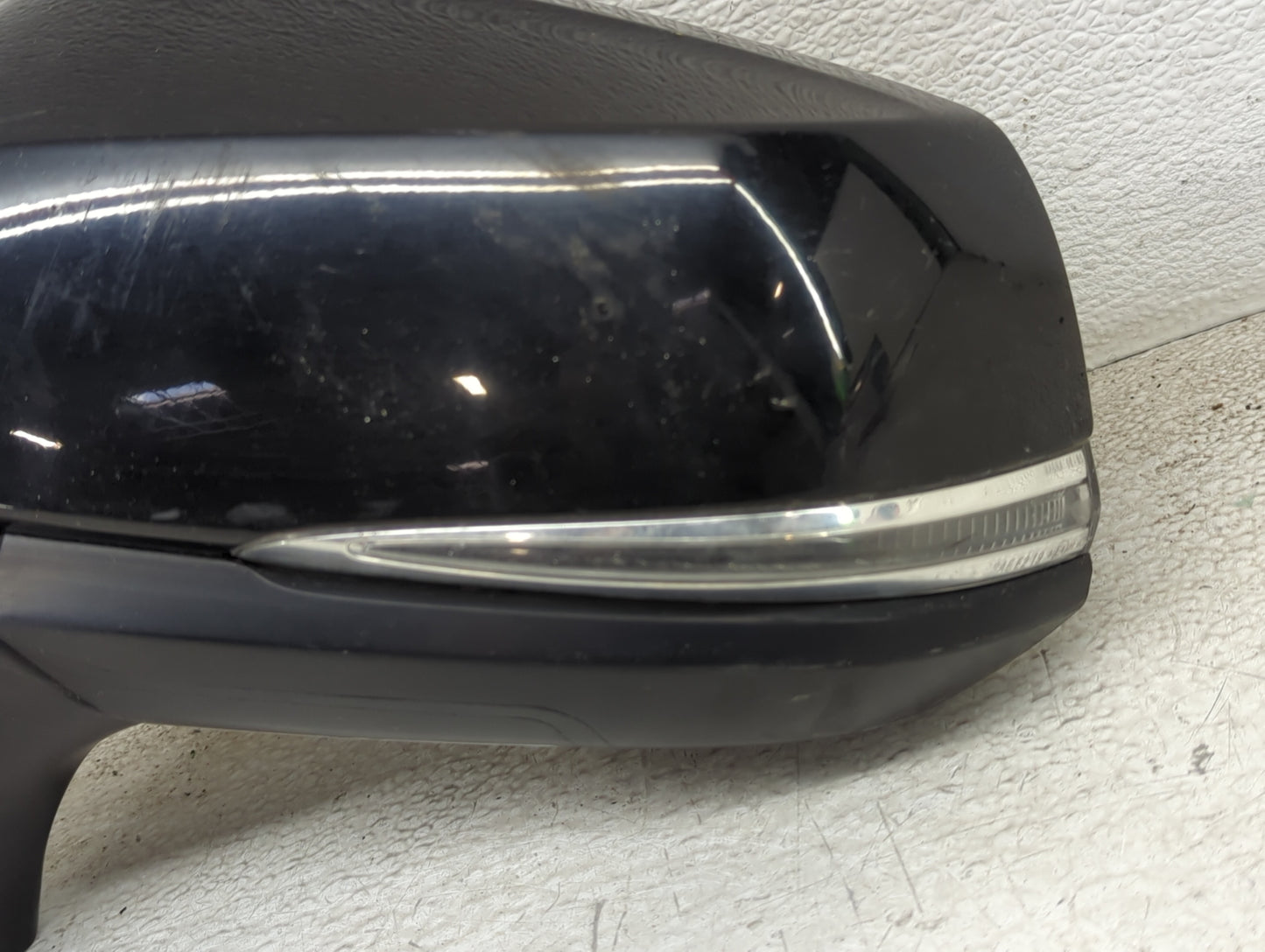 2020-2022 Toyota Highlander Driver Side View Mirror - Left Door Mirror OEM Used - Oemusedautoparts1.com