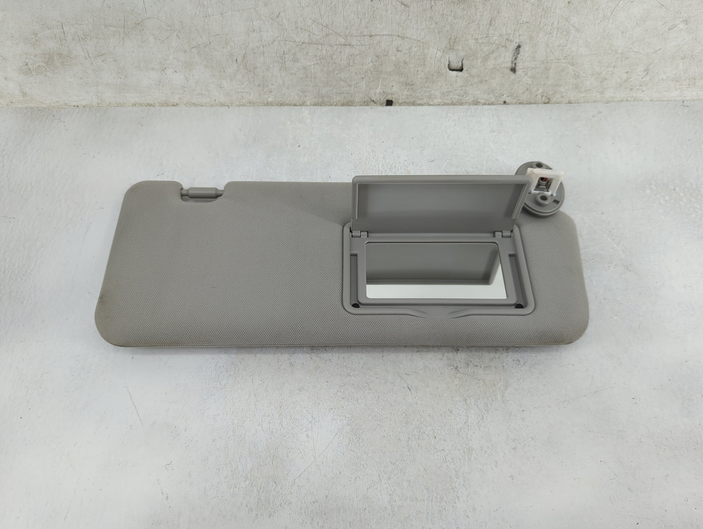 2020-2022 Toyota Highlander Sun Visor Shade Replacement Passenger Right Mirror Fits Fits 2020 2021 2022 OEM Used Auto Parts 