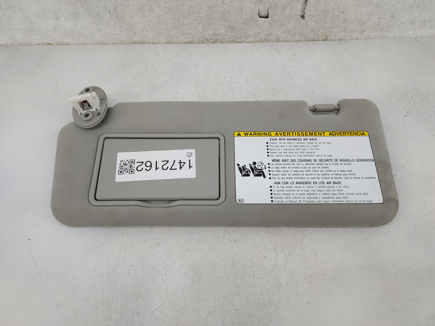 2020-2022 Toyota Highlander Sun Visor Shade Replacement Driver Left Mirror Fits Fits 2020 2021 2022 OEM Used Auto Parts - Oe