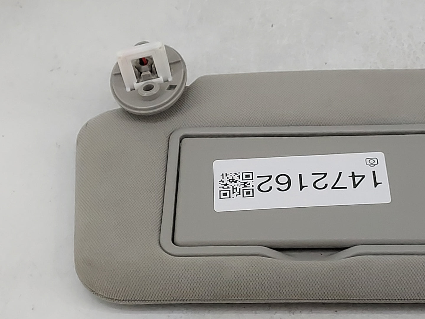 2020-2022 Toyota Highlander Sun Visor Shade Replacement Driver Left Mirror Fits Fits 2020 2021 2022 OEM Used Auto Parts - Oe