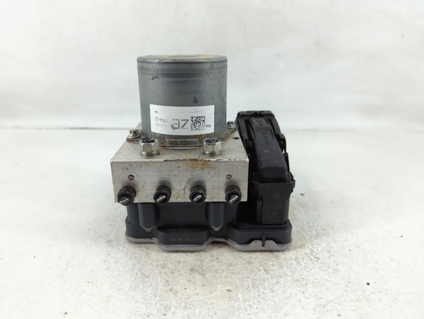 2022 Toyota Rav4 ABS Pump Control Module Replacement P/N:44540-0R440 Fits OEM Used Auto Parts - Oemusedautoparts1.com