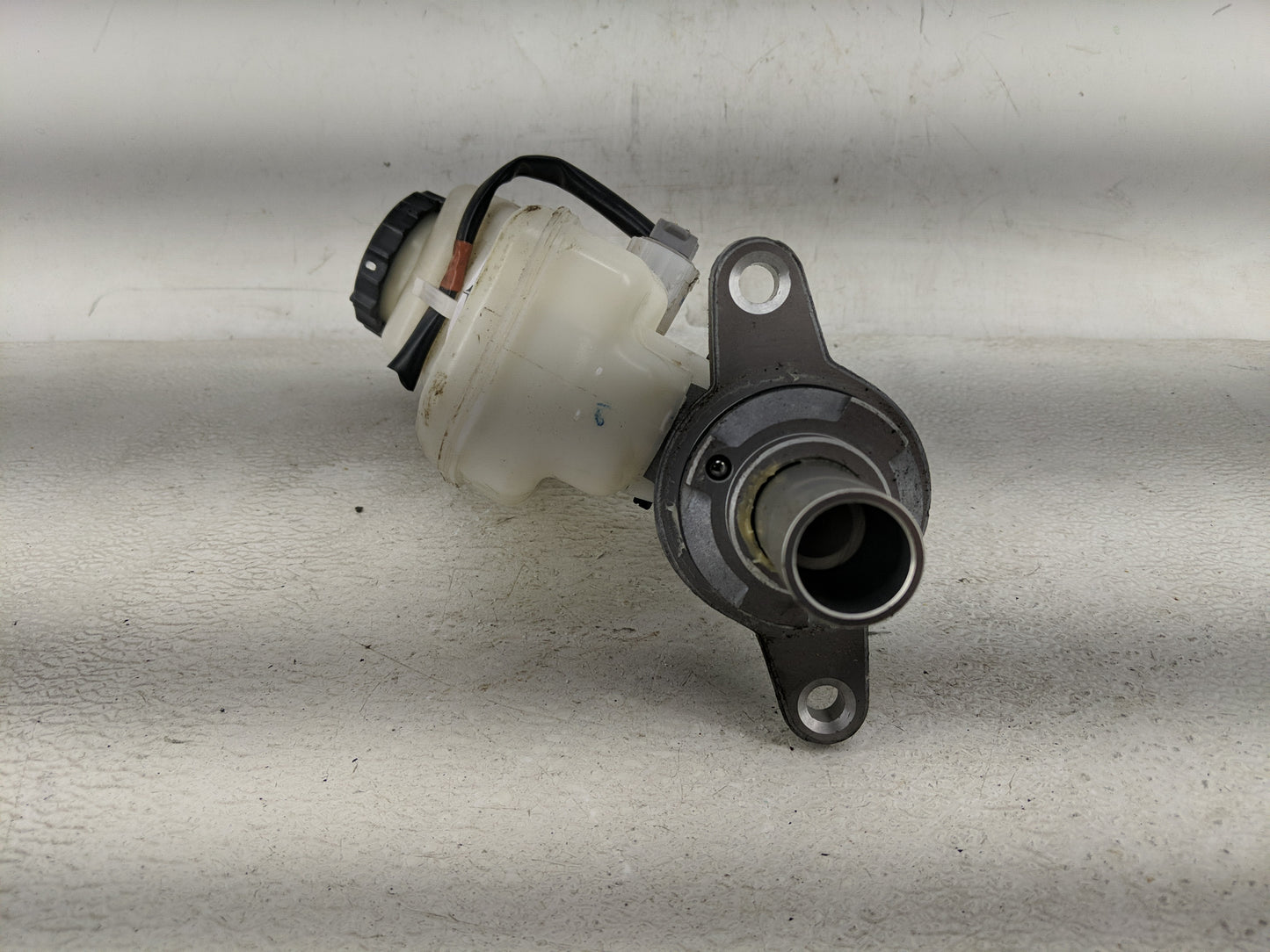 2019-2022 Toyota Rav4 Brake Master Cylinder - Oemusedautoparts1.com