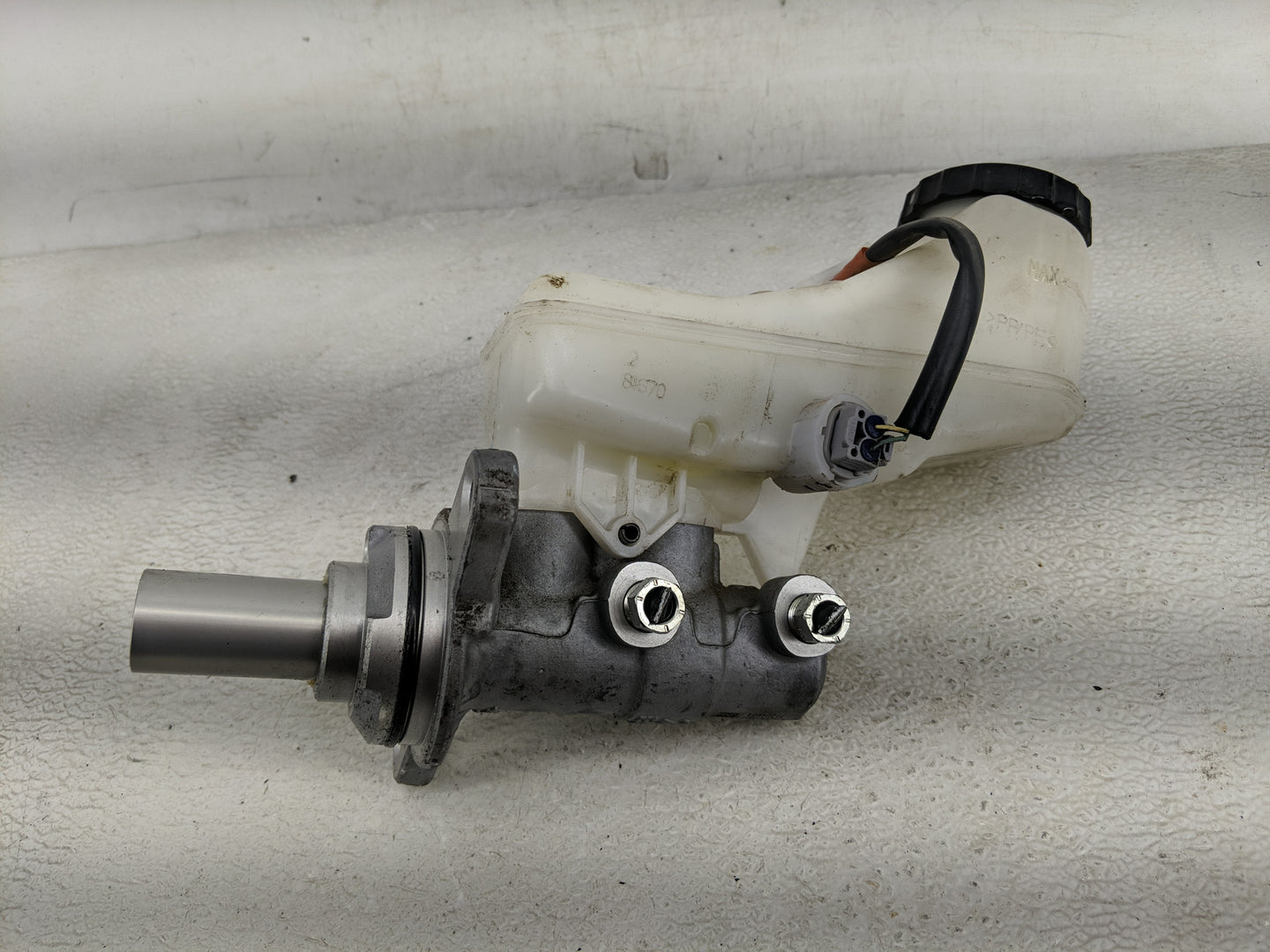 2019-2022 Toyota Rav4 Brake Master Cylinder - Oemusedautoparts1.com