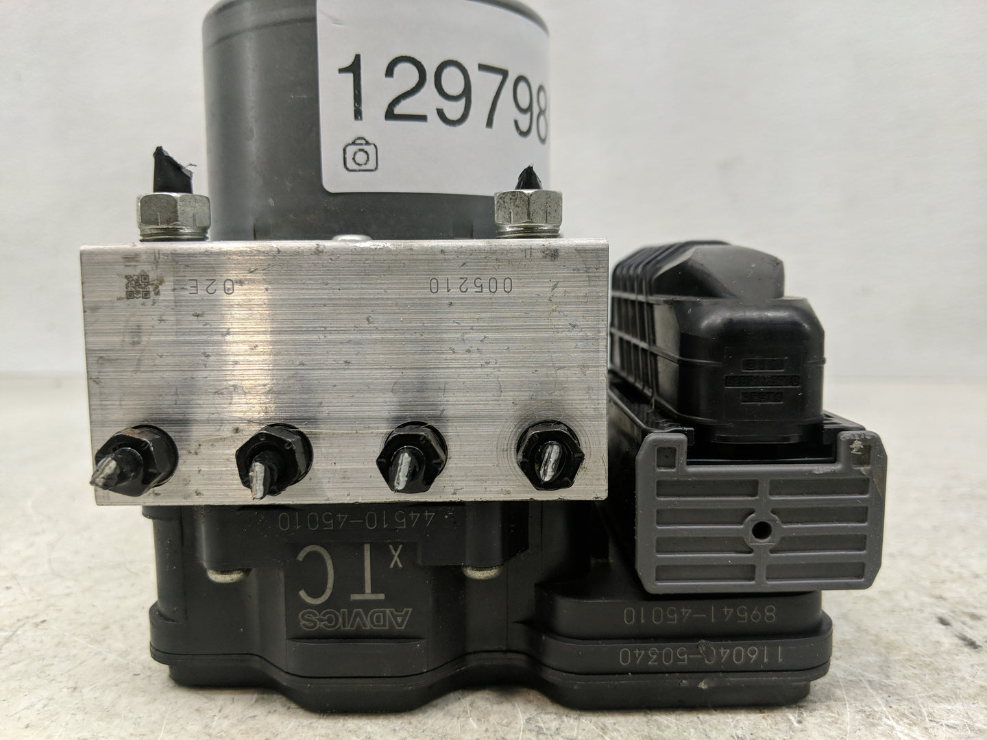 2021-2022 Toyota Sienna ABS Pump Control Module Replacement P/N:44510-45010 Fits Fits 2021 2022 OEM Used Auto Parts - Oemuse