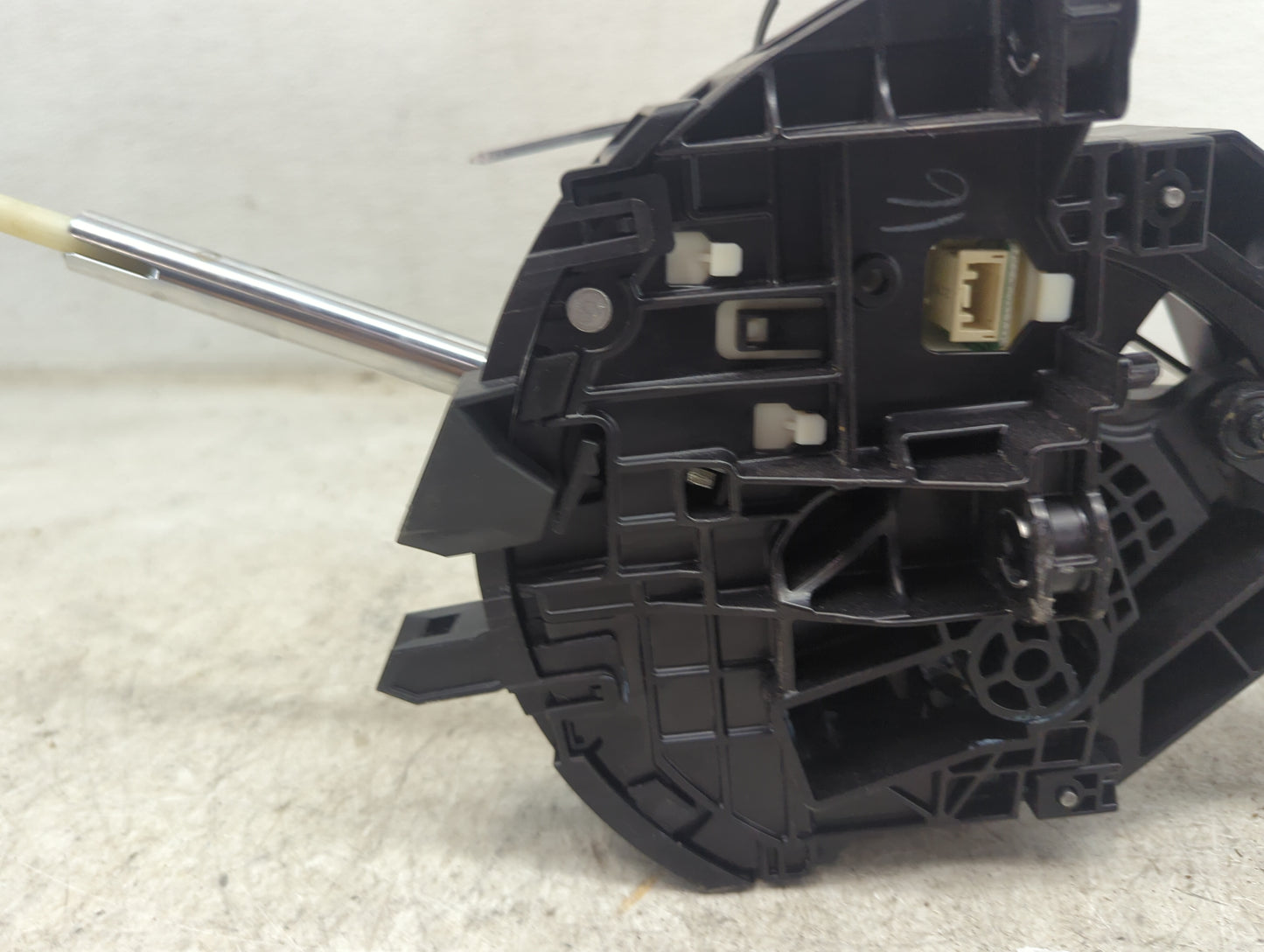 2022 Toyota Sienna Floor Console Assembly Shifter - Oemusedautoparts1.com