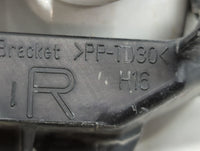2016-2022 Toyota Tacoma Passenger Right Oem Front Light Lamp - Oemusedautoparts1.com