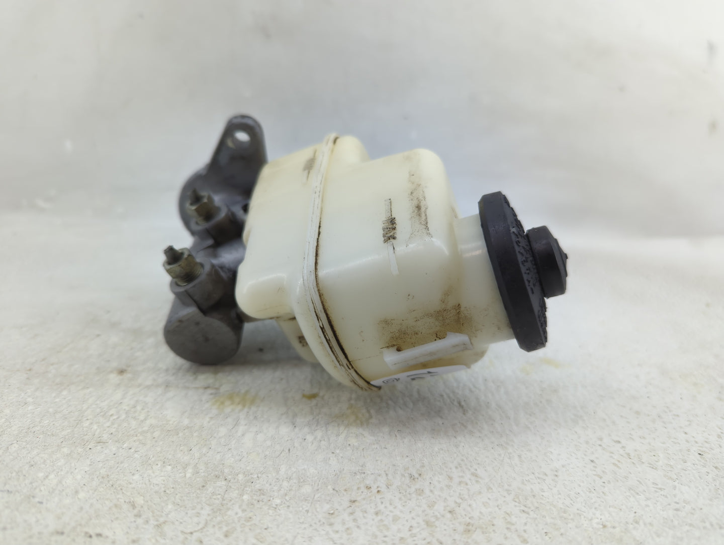 2009-2022 Toyota Tacoma Brake Master Cylinder - Oemusedautoparts1.com