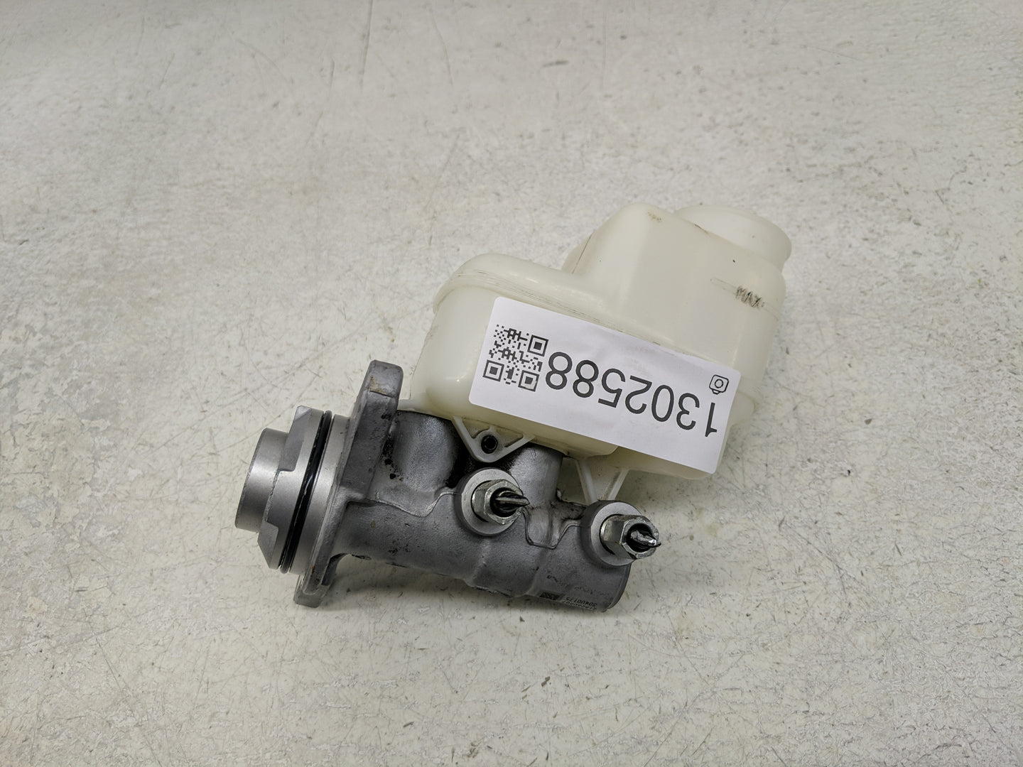 2009-2022 Toyota Tacoma Brake Master Cylinder 1302588 - Oemusedautoparts1.com