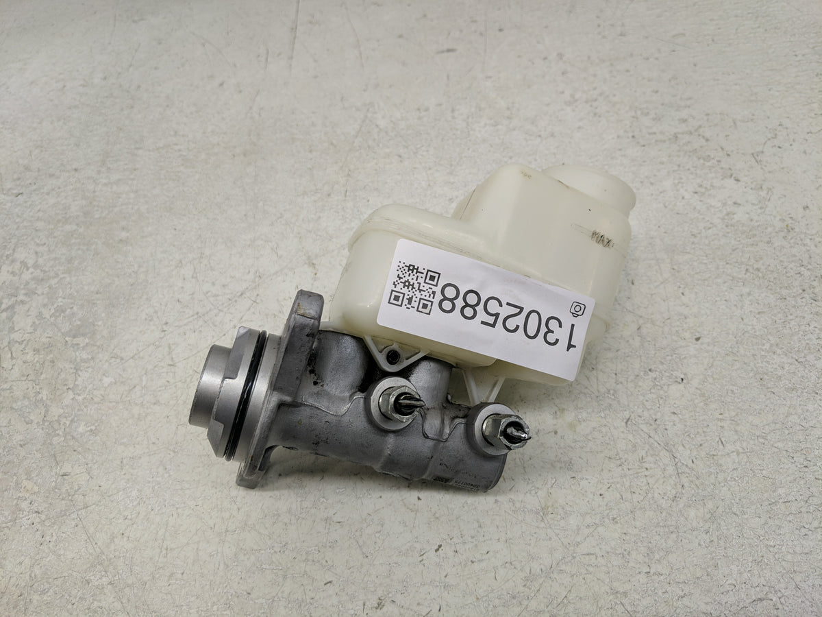 2009-2022 Toyota Tacoma Brake Master Cylinder 1302588 - Oemusedautoparts1.com