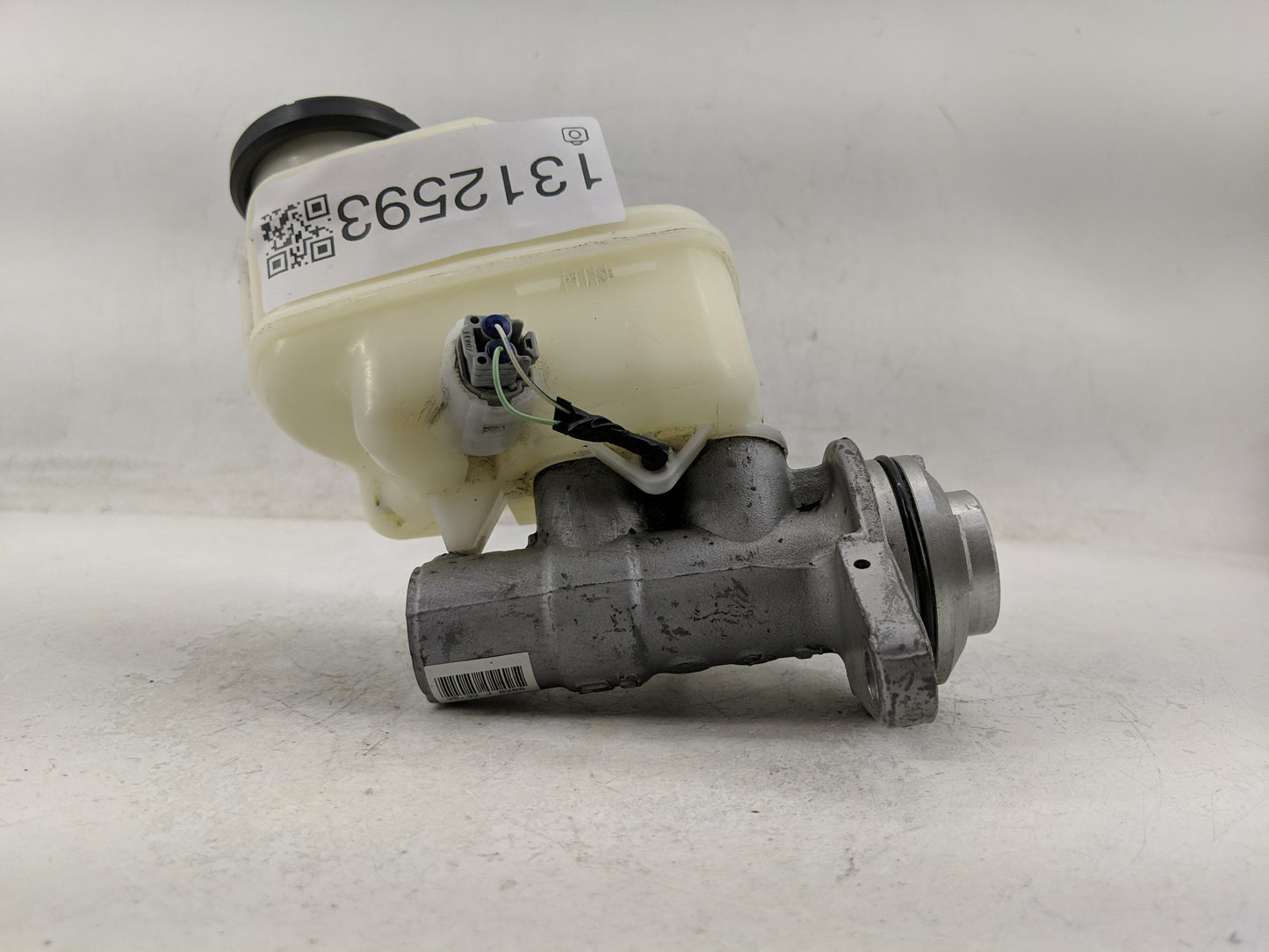 2009-2022 Toyota Tacoma Brake Master Cylinder 1312593 - Oemusedautoparts1.com