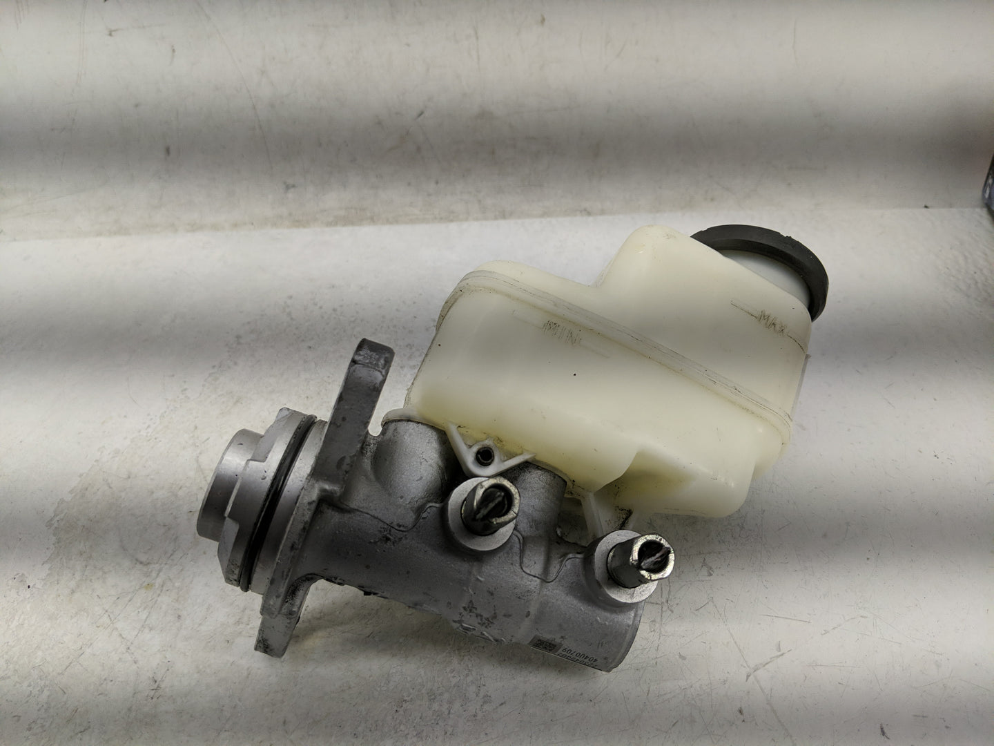2009-2022 Toyota Tacoma Brake Master Cylinder 1312593 - Oemusedautoparts1.com