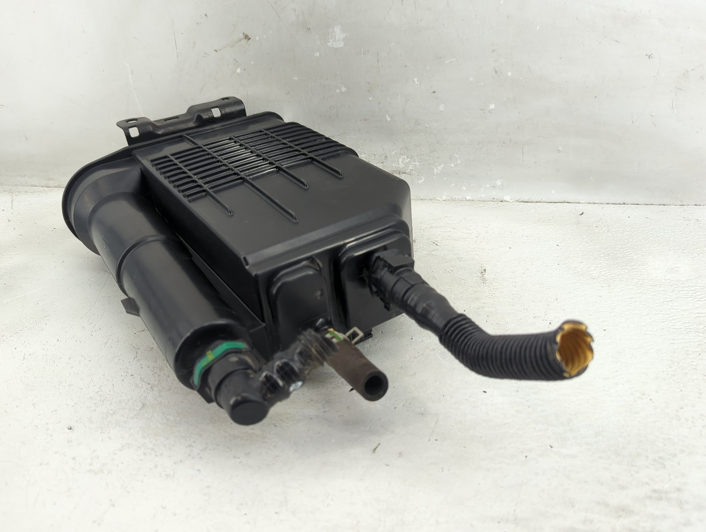 2022 Toyota Tacoma Fuel Vapor Charcoal Canister - Oemusedautoparts1.com