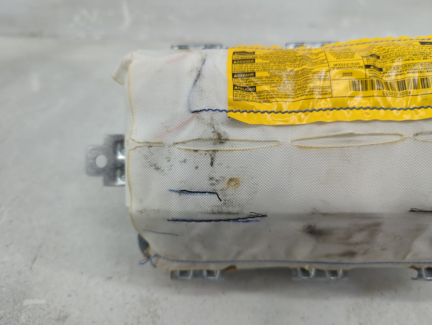 2016-2022 Toyota Tacoma Air Bag Passenger Right Dashboard OEM P/N:21F C6M 2M AQL 0080.P1.11.0029 Fits OEM Used Auto Parts - 