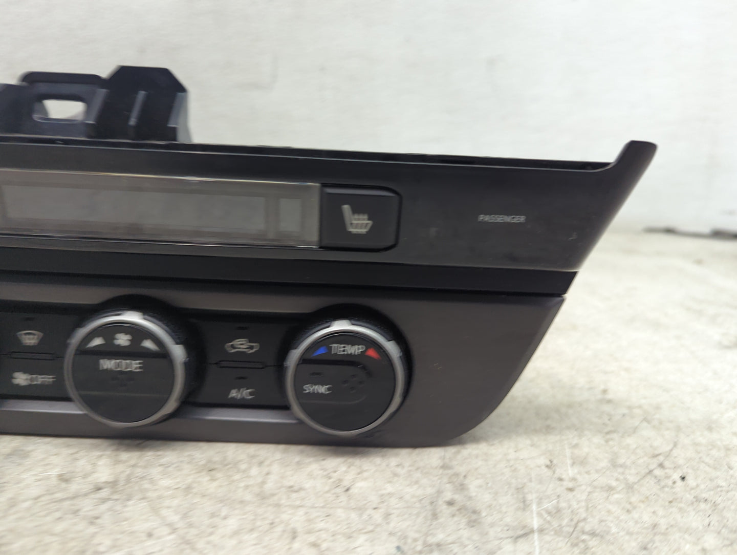 2022 Toyota Tacoma Climate Control Module Temperature AC/Heater Replacement P/N:34014Y6899 Fits OEM Used Auto Parts - Oemuse