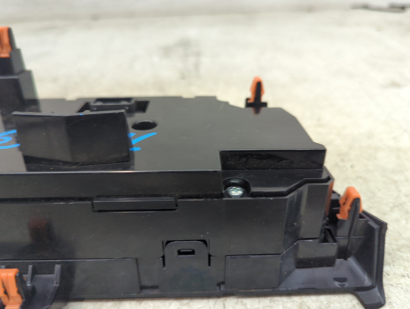 2022 Toyota Tacoma Climate Control Module Temperature AC/Heater Replacement P/N:34014Y6899 Fits OEM Used Auto Parts - Oemuse