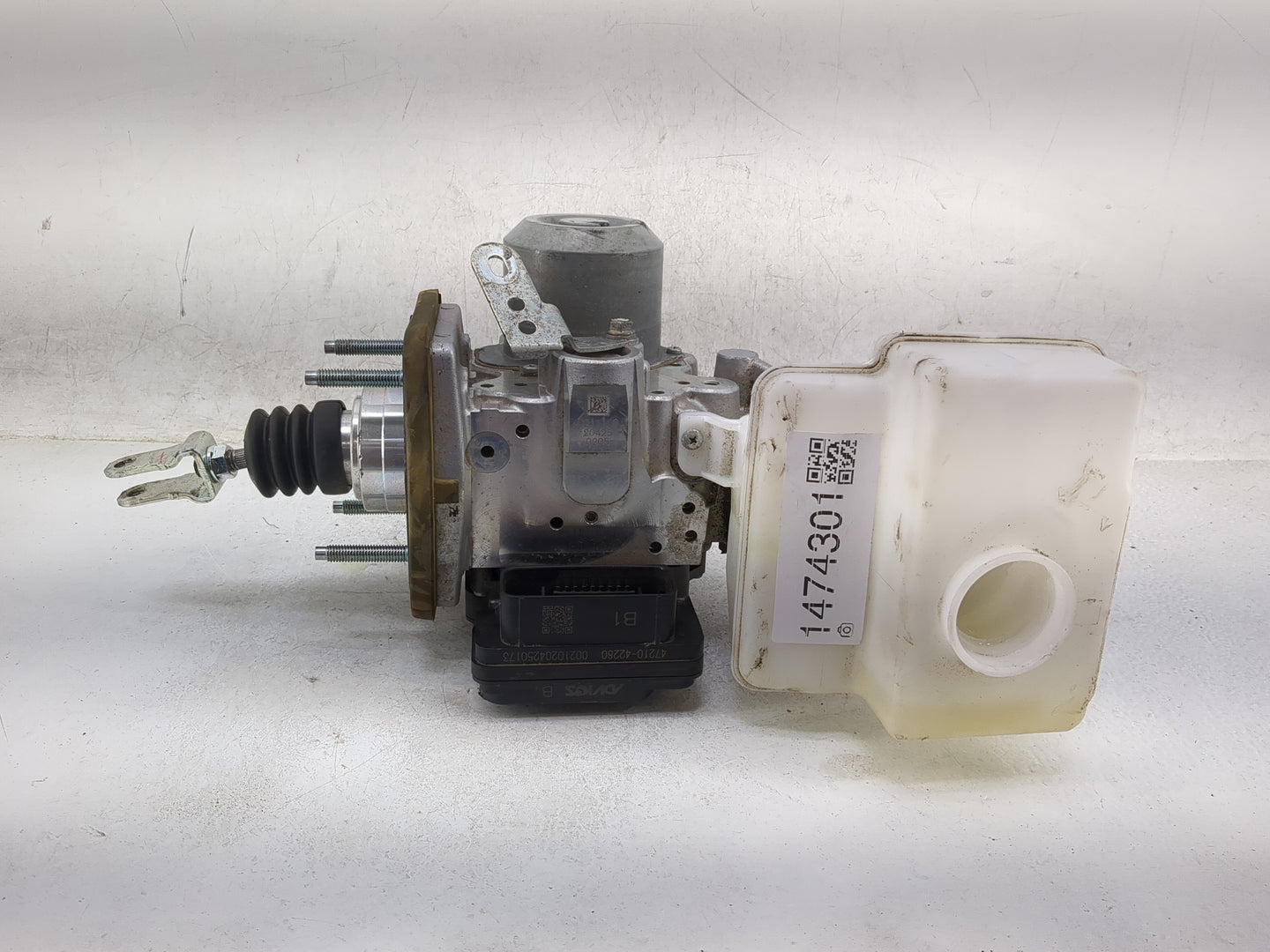 2022 Toyota Bz4x ABS Pump Control Module Replacement P/N:47210-42280 Fits OEM Used Auto Parts - Oemusedautoparts1.com