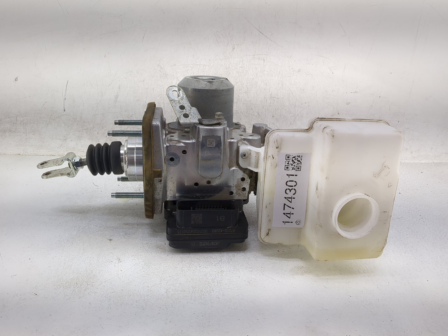 2022 Toyota Bz4x ABS Pump Control Module Replacement P/N:47210-42280 Fits OEM Used Auto Parts - Oemusedautoparts1.com