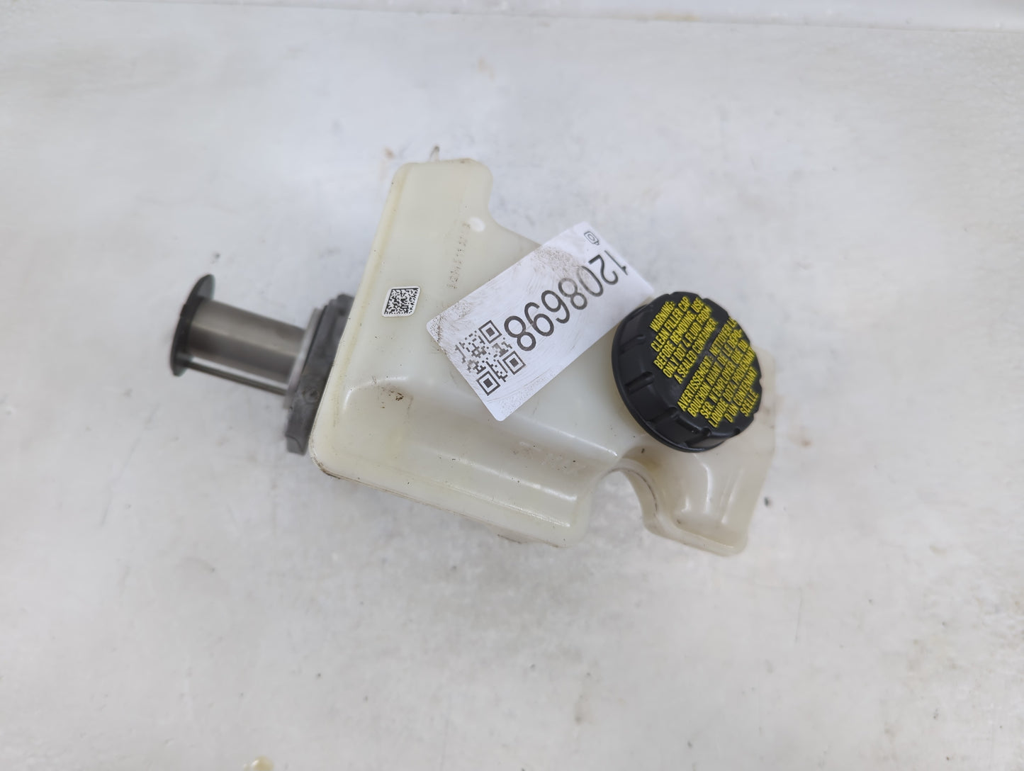 Volkswagen Atlas Brake Master Cylinder - Oemusedautoparts1.com