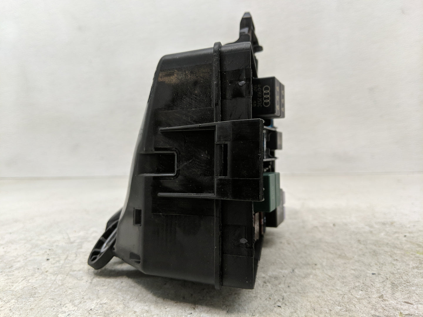 2020-2022 Volkswagen Atlas Fusebox Fuse Box Panel Relay Module Fits Fits 2020 2021 2022 OEM Used Auto Parts - Oemusedautopar