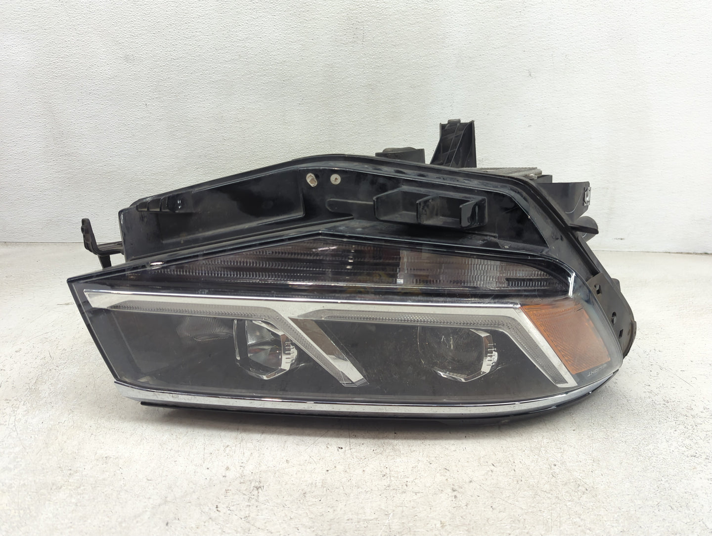 2021-2022 Volkswagen Atlas Passenger Right Oem Head Light Headlight Lamp - Oemusedautoparts1.com
