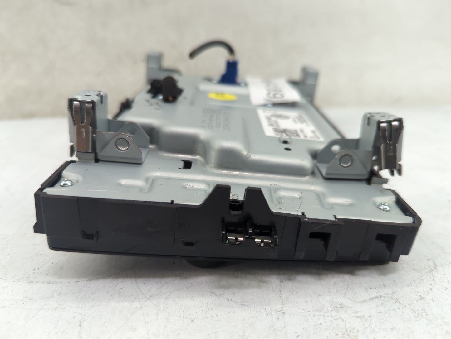 Volkswagen Atlas Information Display Screen 1464189 - Oemusedautoparts1.com