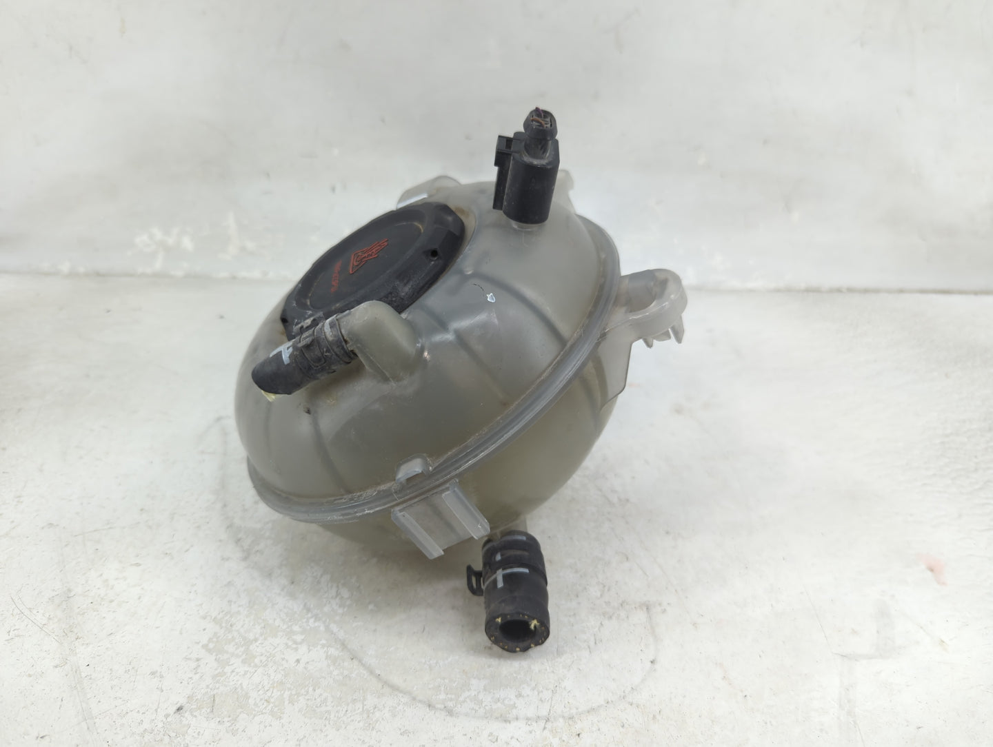 Volkswagen Atlas Radiator Coolant Overflow Expansion Tank Bottle - Oemusedautoparts1.com