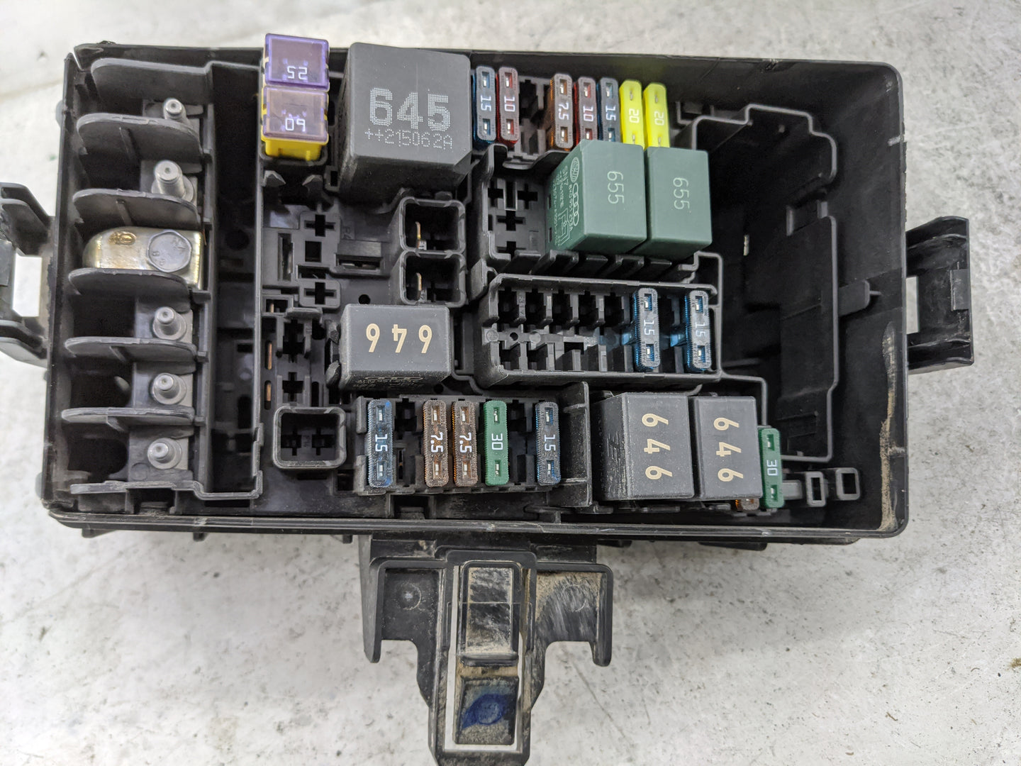 2020-2022 Volkswagen Atlas Fusebox Fuse Box Panel Relay Module P/N:5Q0907361D Fits Fits 2020 2021 2022 OEM Used Auto Parts -