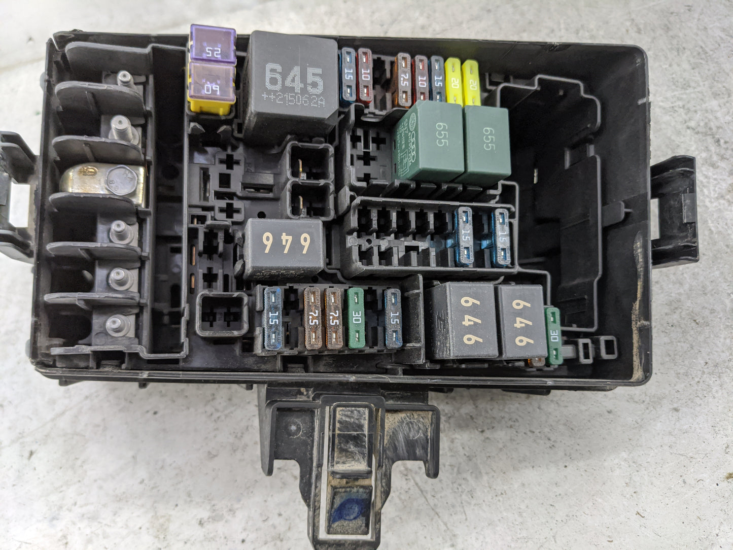 2020-2022 Volkswagen Atlas Fusebox Fuse Box Panel Relay Module P/N:5Q0907361D Fits Fits 2020 2021 2022 OEM Used Auto Parts -