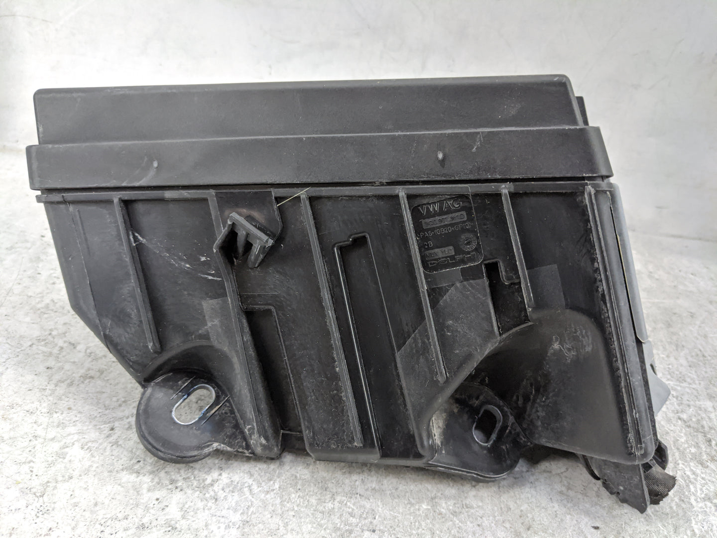 2020-2022 Volkswagen Atlas Fusebox Fuse Box Panel Relay Module P/N:5Q0907361D Fits Fits 2020 2021 2022 OEM Used Auto Parts -